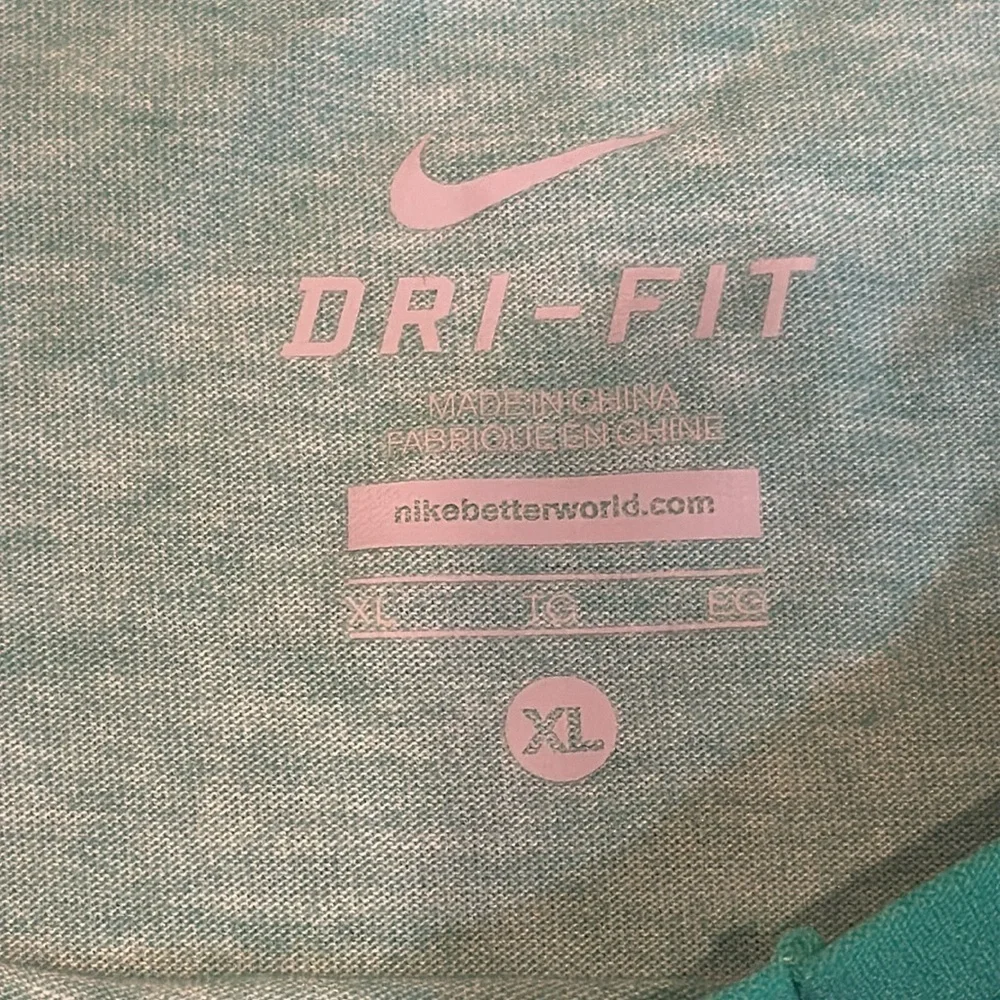 CM🩷 XL Juniors Nike DRI FIT Light Blue Athletic Top